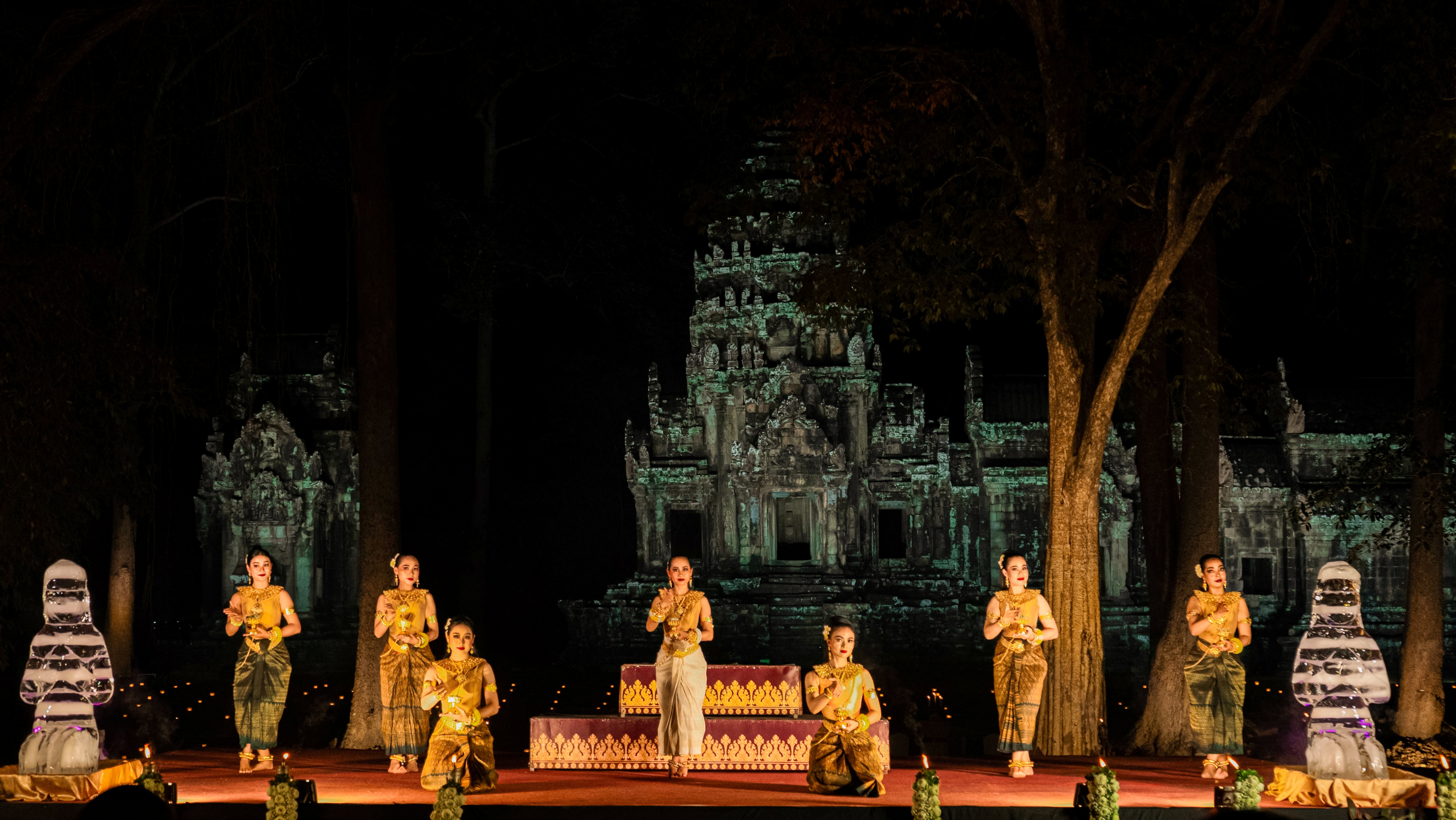 Abendessen und Vorführung in einem antiken Tempel in Angkor – inkl. Abendessen